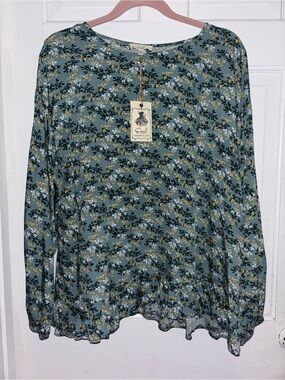 NWT Easel boho floral top